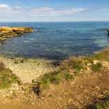 ...andando a finire ai piedi di un�altra spiaggetta protetta dal vento